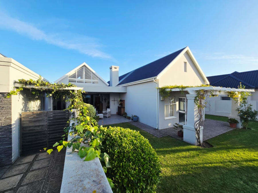 4 Bedroom Property for Sale in Kingswood Golf Estate Western Cape